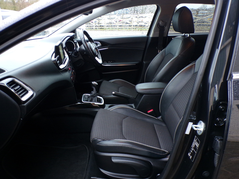 Kia Ceed T-GDi 3 - U1833