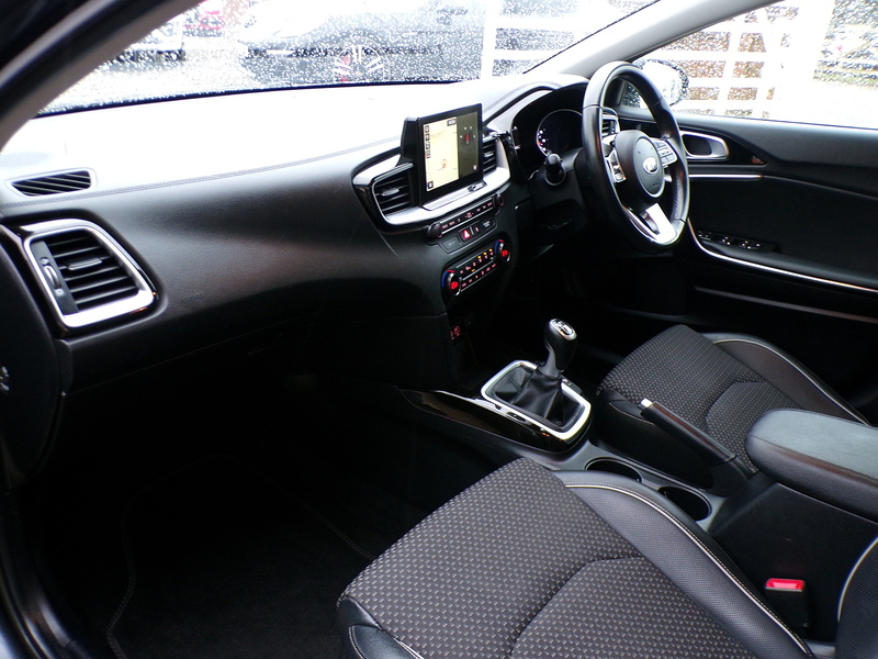 Kia Ceed T-GDi 3 - U1833