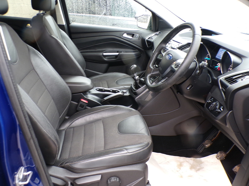 Ford Kuga TDCi Titanium - U1838