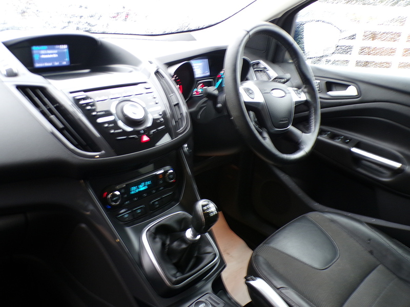 Ford Kuga TDCi Titanium - U1838