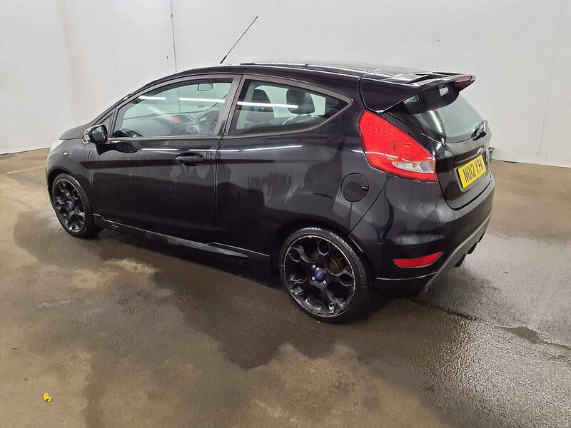 Ford Fiesta Metal - U1846