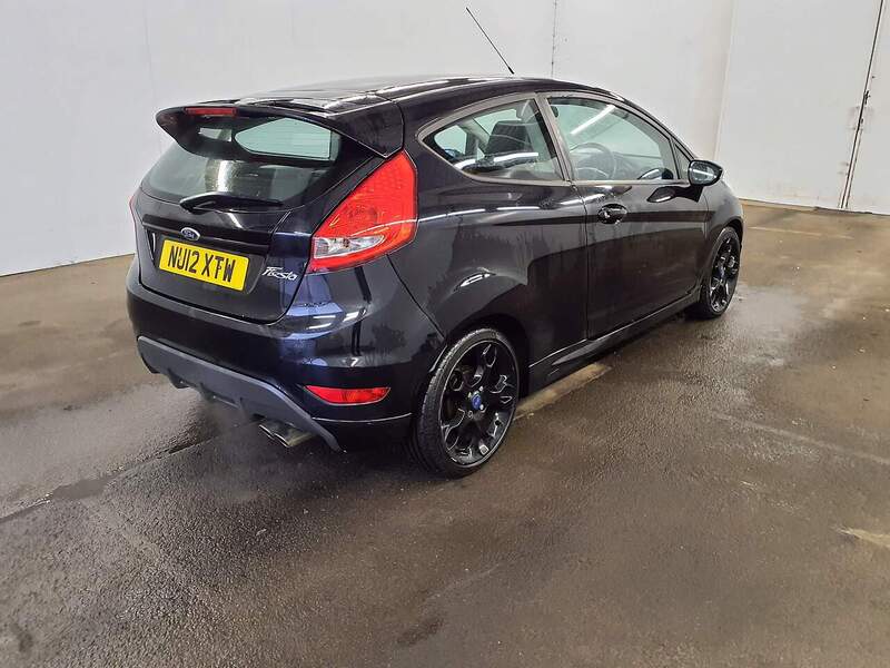 Ford Fiesta Metal - U1846