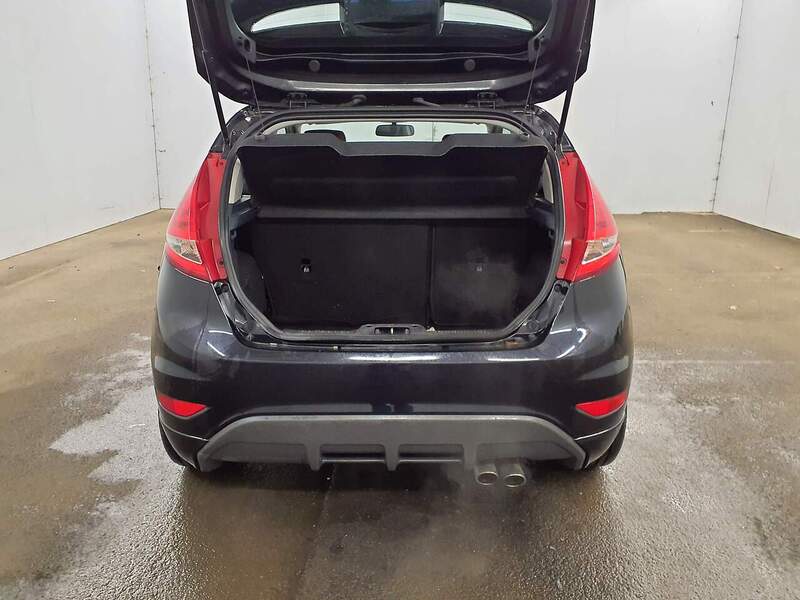 Ford Fiesta Metal - U1846