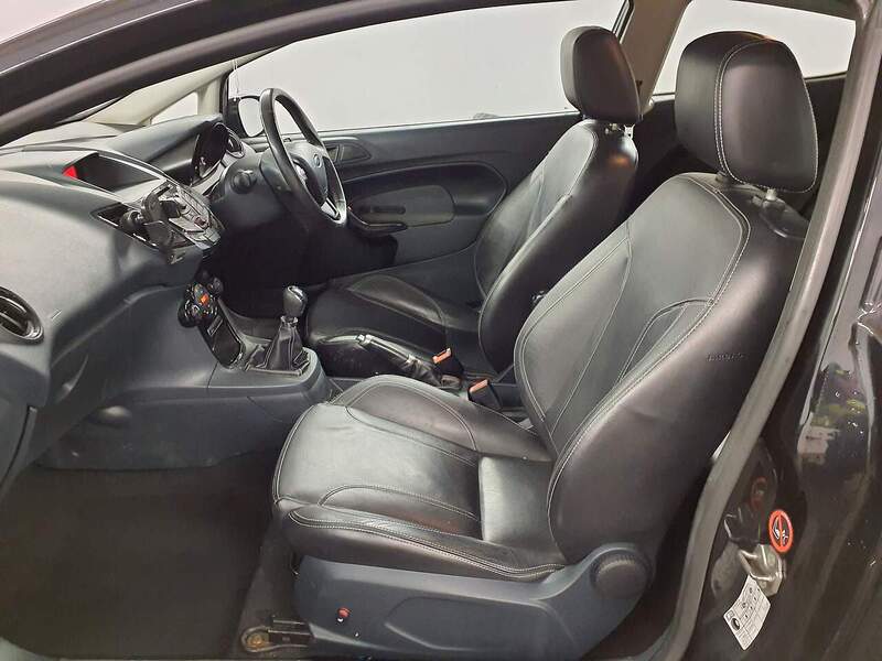 Ford Fiesta Metal - U1846