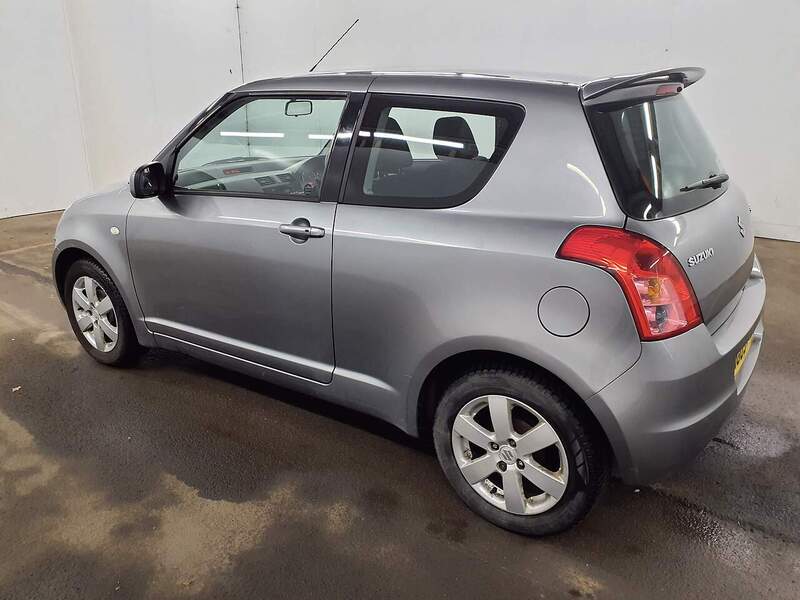 Suzuki Swift GLX - U1848