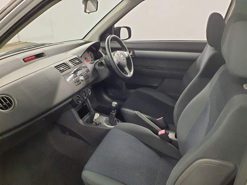 Suzuki Swift GLX - U1848