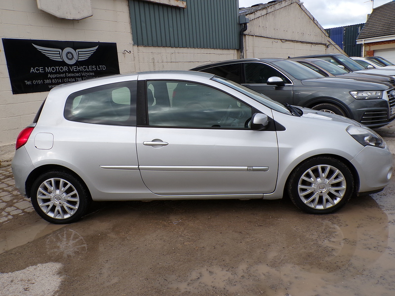 Renault Clio Dynamique TomTom - U1866