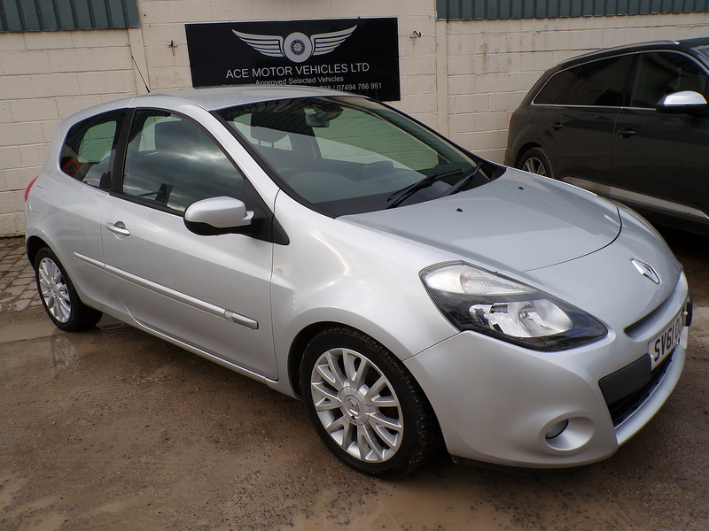 Renault Clio Dynamique TomTom - U1866