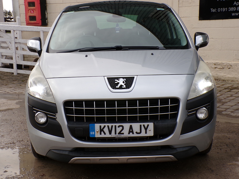 Peugeot 3008 HDi Exclusive - U1868