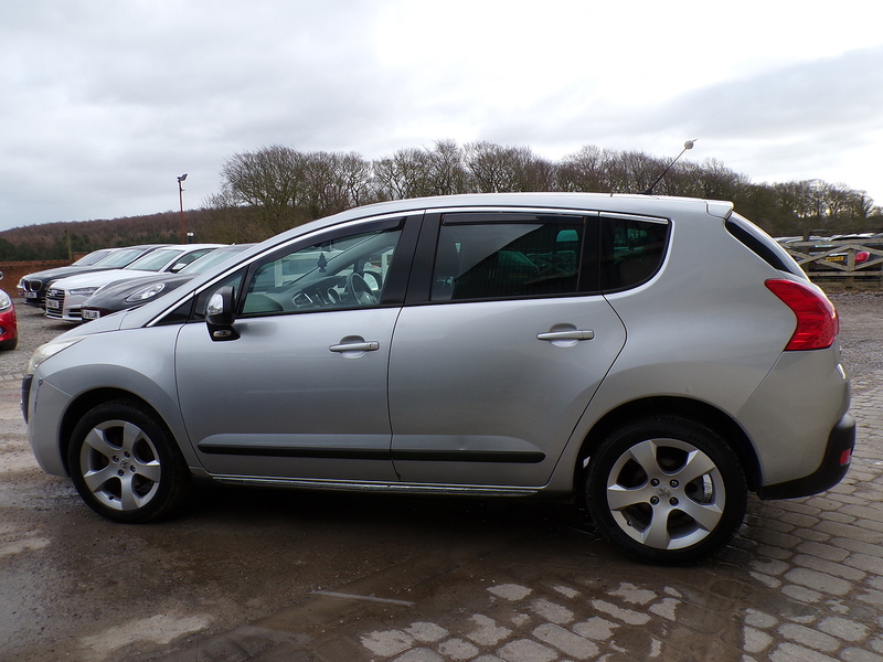 Peugeot 3008 HDi Exclusive - U1868