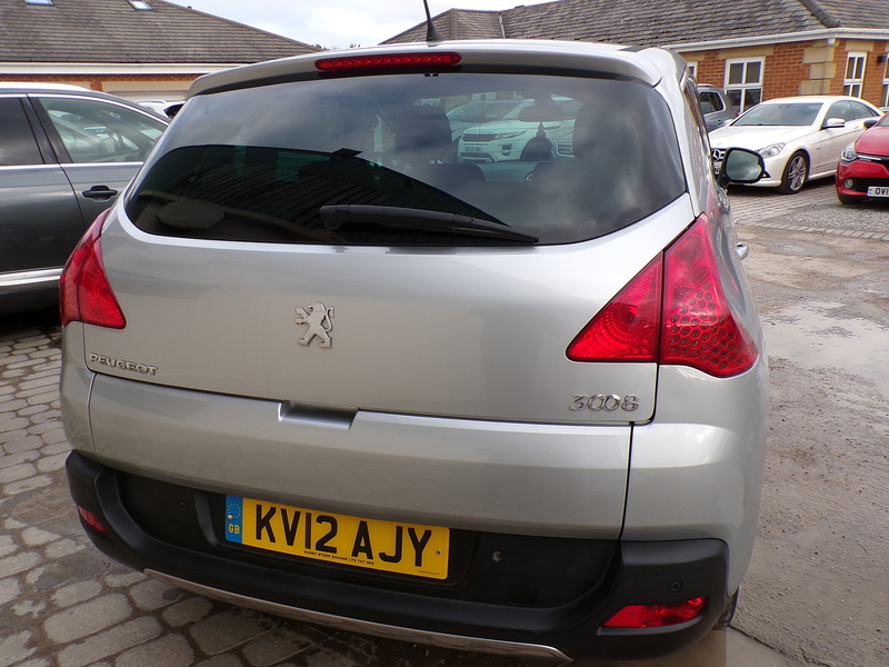 Peugeot 3008 HDi Exclusive - U1868