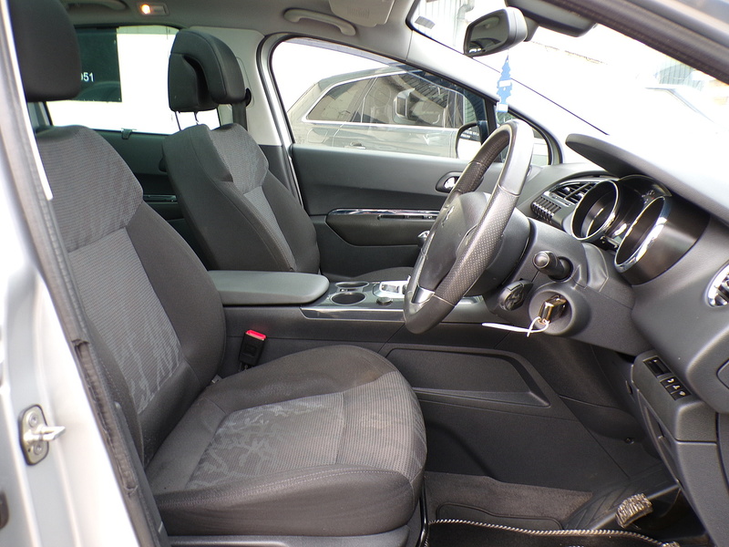 Peugeot 3008 HDi Exclusive - U1868