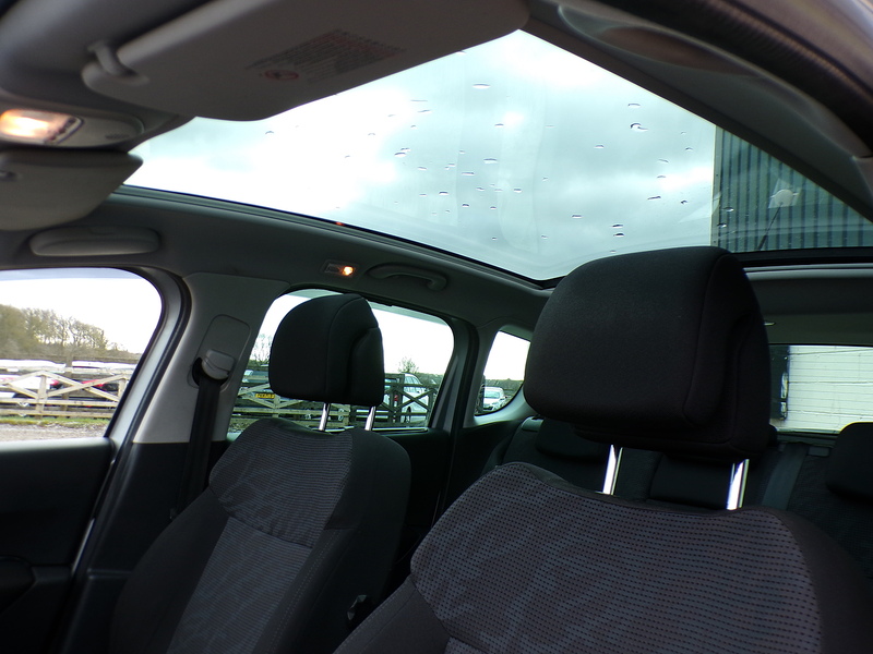 Peugeot 3008 HDi Exclusive - U1868