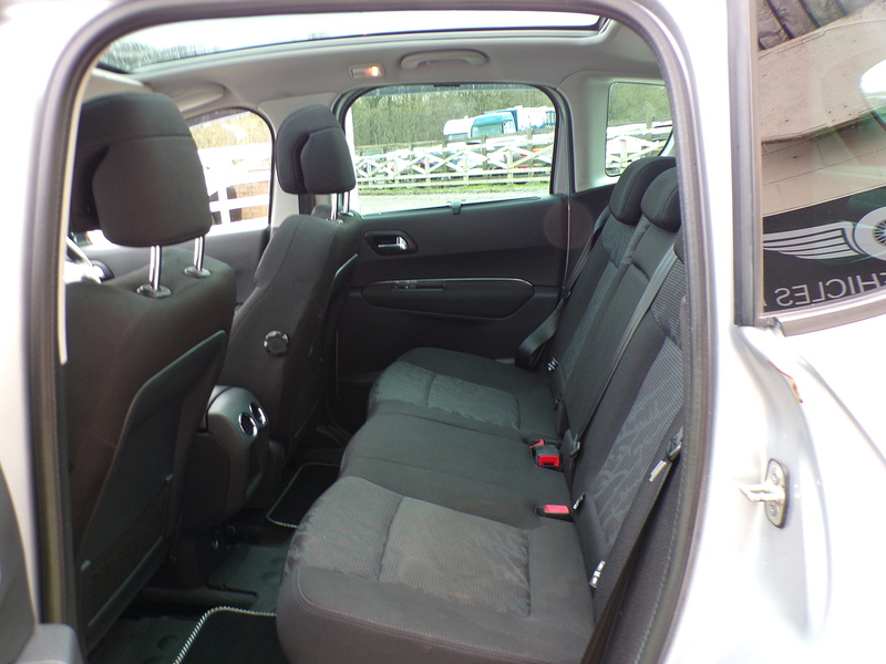 Peugeot 3008 HDi Exclusive - U1868