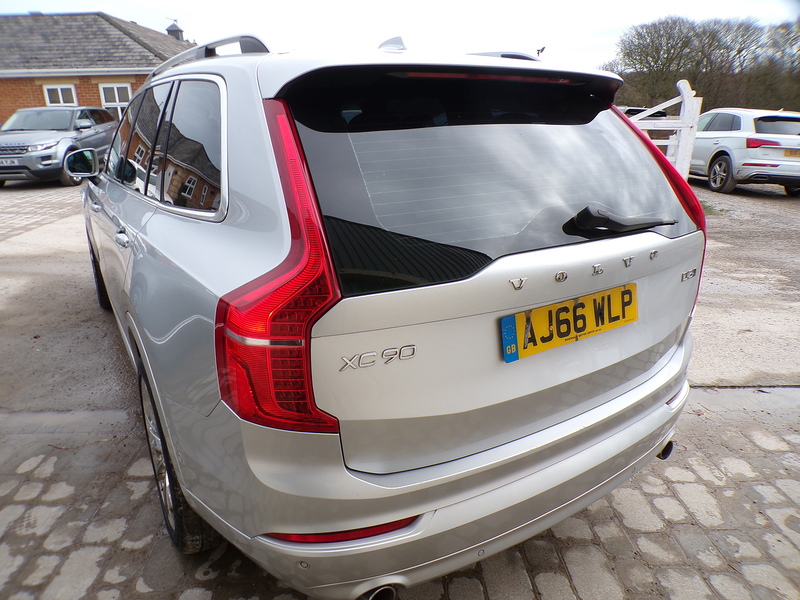 Volvo XC90 D5 PowerPulse Momentum - U1869