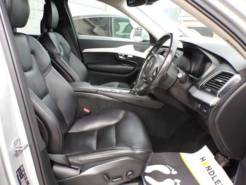 Volvo XC90 D5 PowerPulse Momentum - U1869
