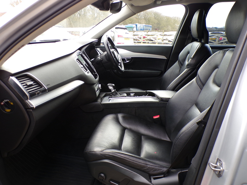 Volvo XC90 D5 PowerPulse Momentum - U1869