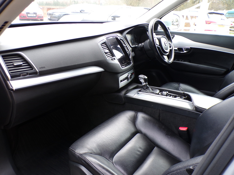 Volvo XC90 D5 PowerPulse Momentum - U1869