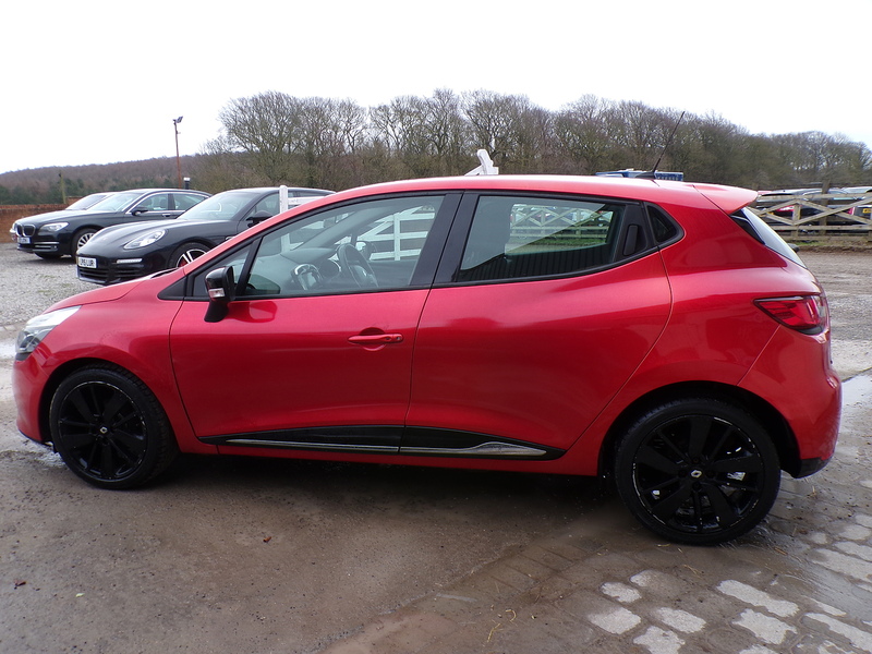 Renault Clio dCi Dynamique S MediaNav - U1870