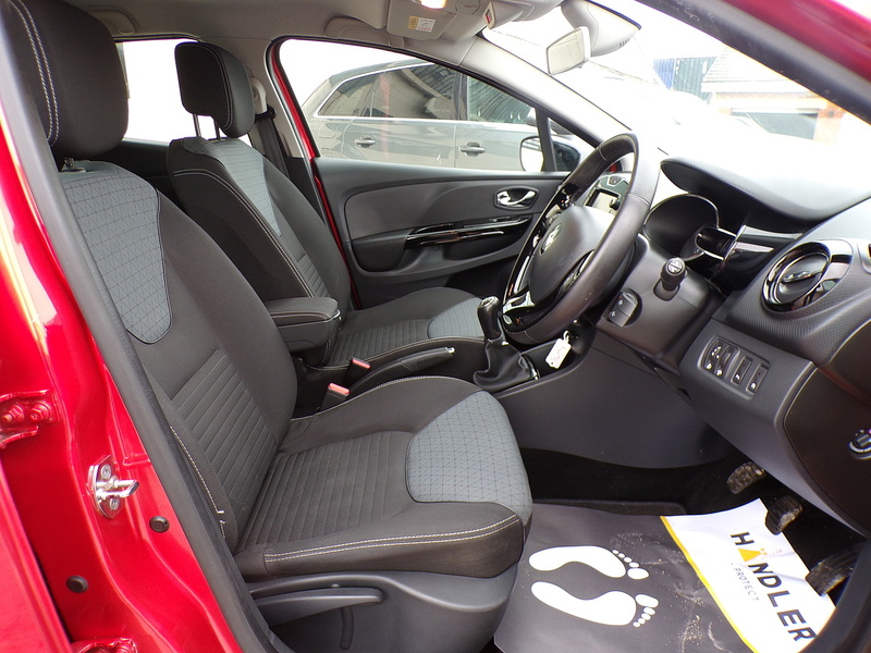 Renault Clio dCi Dynamique S MediaNav - U1870