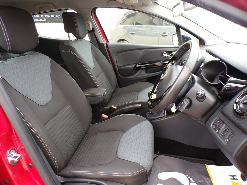 Renault Clio dCi Dynamique S MediaNav - U1870