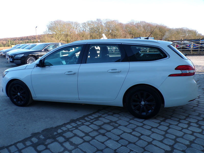 Peugeot 308 SW BlueHDi Allure - U1874
