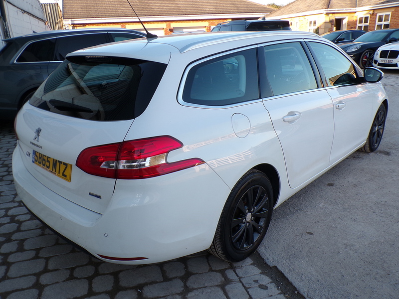 Peugeot 308 SW BlueHDi Allure - U1874