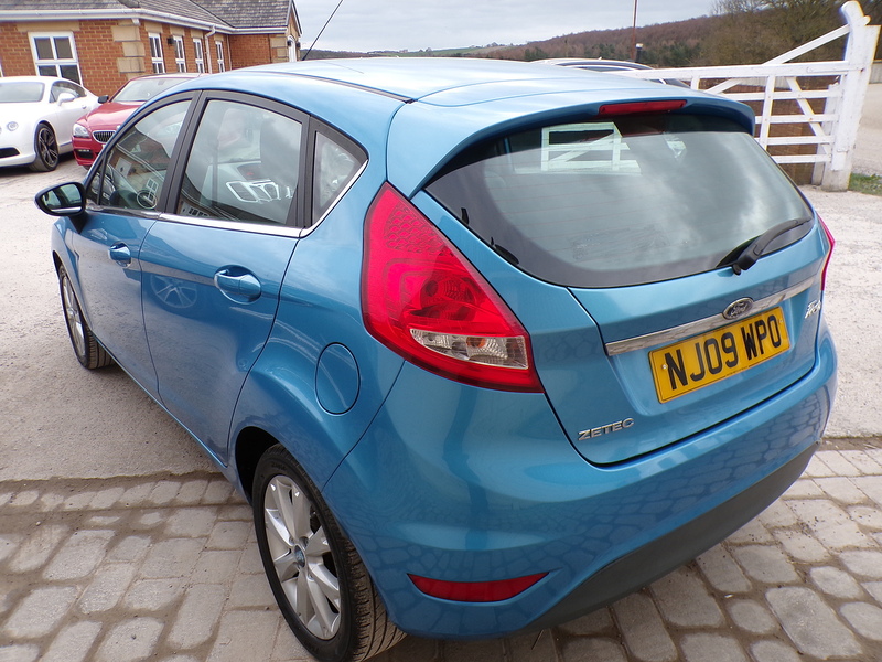 Ford Fiesta Zetec - U1894