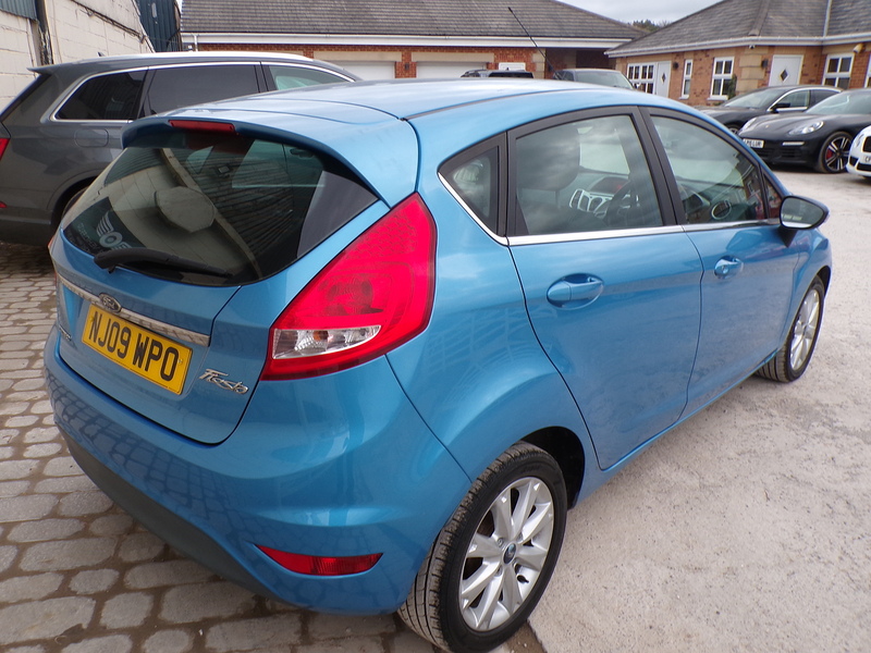 Ford Fiesta Zetec - U1894