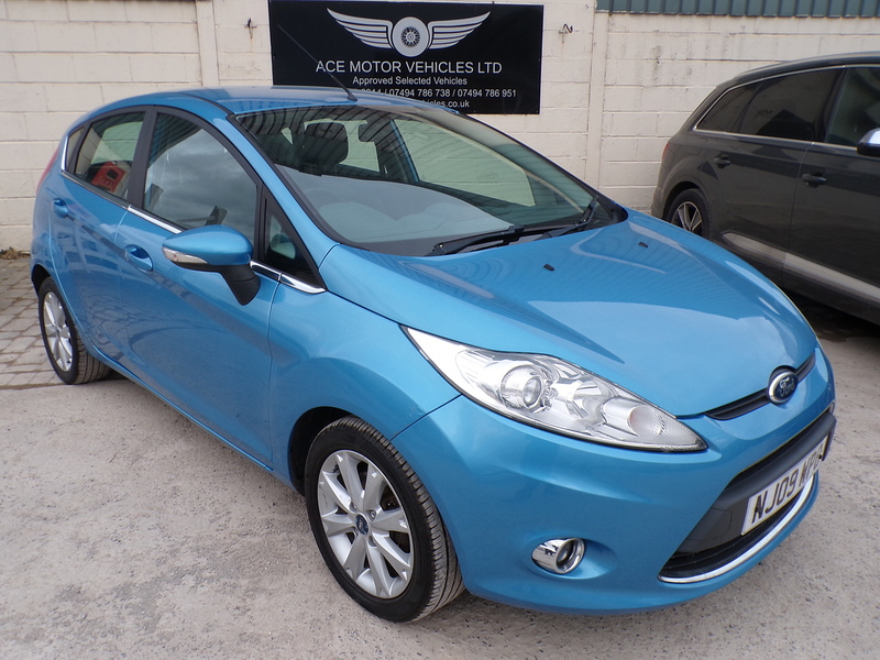 Ford Fiesta Zetec - U1894
