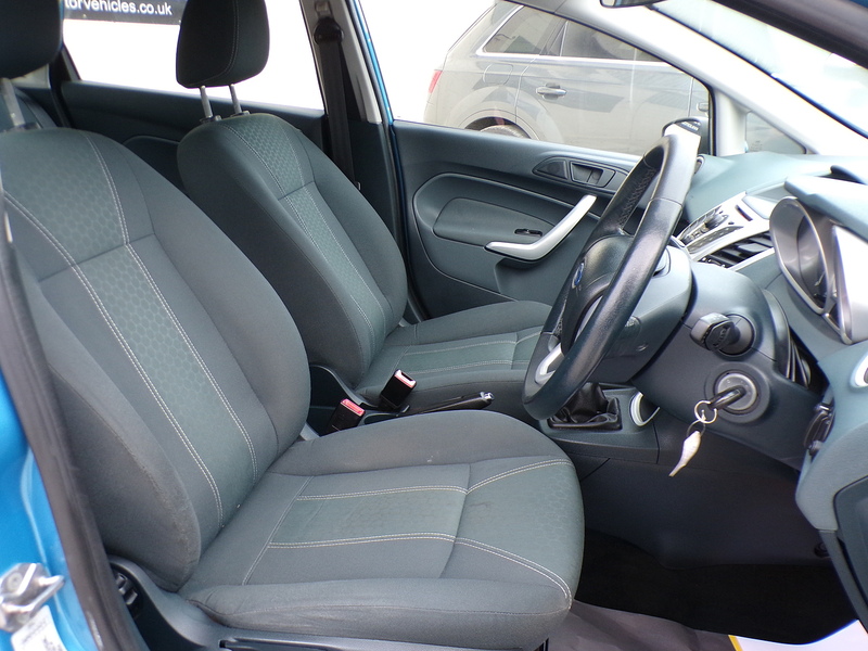 Ford Fiesta Zetec - U1894