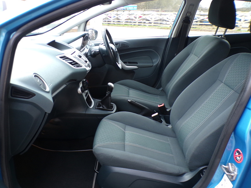 Ford Fiesta Zetec - U1894