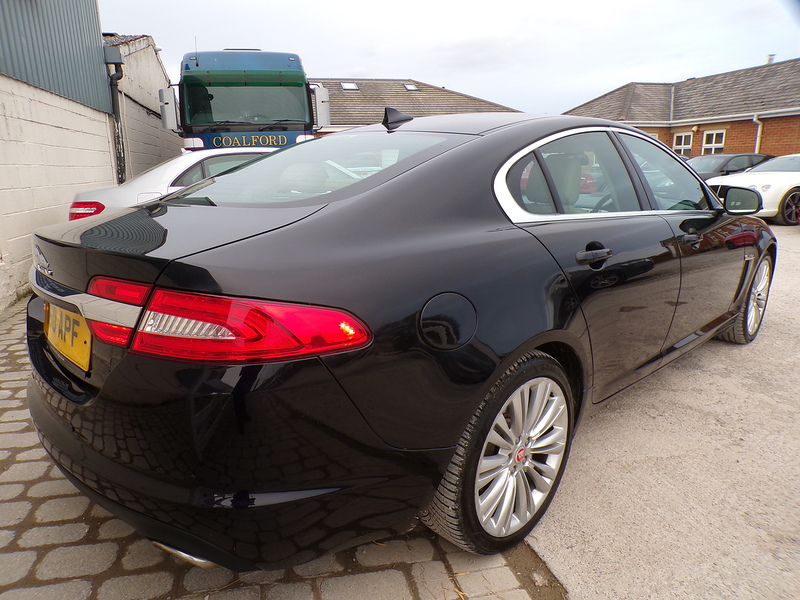 Jaguar XF d Portfolio - U1899