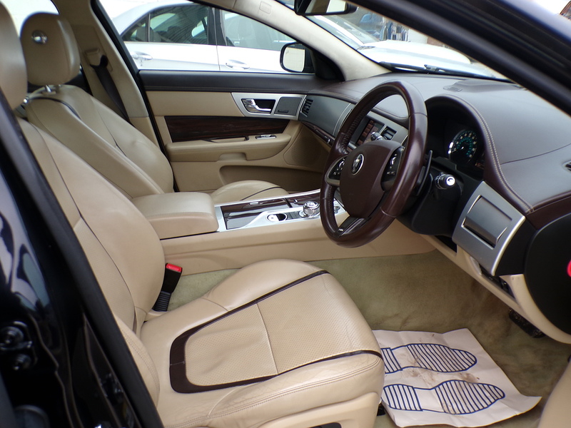 Jaguar XF d Portfolio - U1899