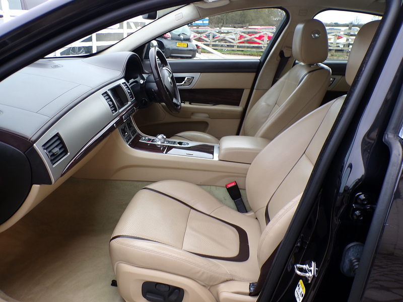 Jaguar XF d Portfolio - U1899