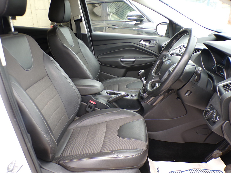 Ford Kuga TDCi Titanium - U1925