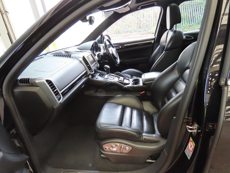 Porsche Cayenne TD V6 - U1927