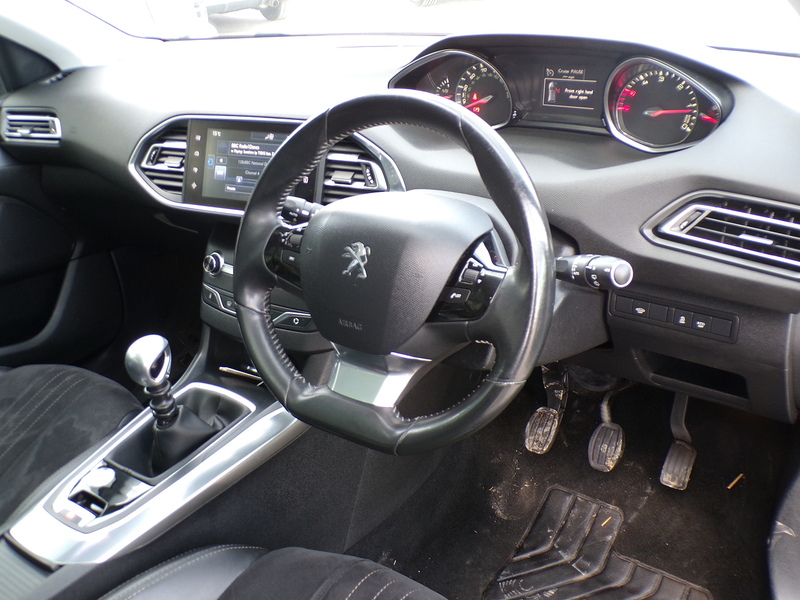Peugeot 308 SW e-HDi Feline - U1935