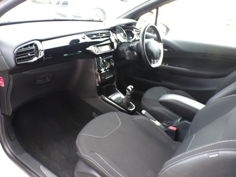 Citroen DS3 VTi DStyle Plus - U1938