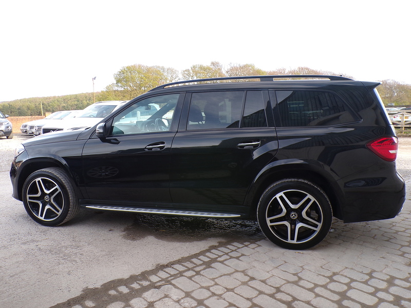 Mercedes-Benz GLS GLS350d V6 AMG Line - U1939