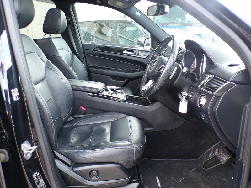 Mercedes-Benz GLS GLS350d V6 AMG Line - U1939