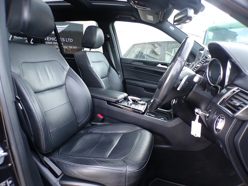 Mercedes-Benz GLS GLS350d V6 AMG Line - U1939