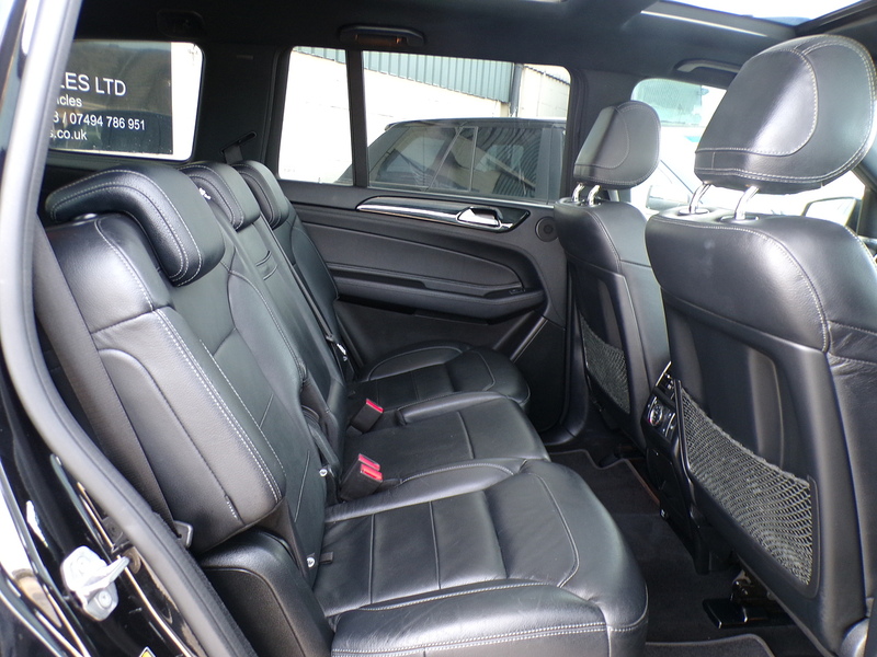 Mercedes-Benz GLS GLS350d V6 AMG Line - U1939
