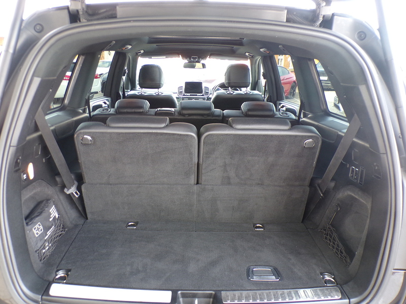 Mercedes-Benz GLS GLS350d V6 AMG Line - U1939