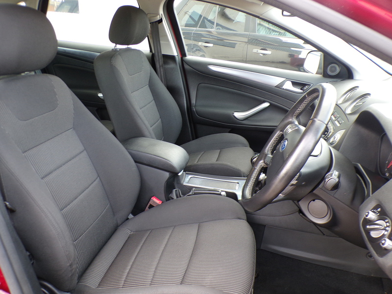 Ford Mondeo TDCi ECOnetic Titanium - U1940