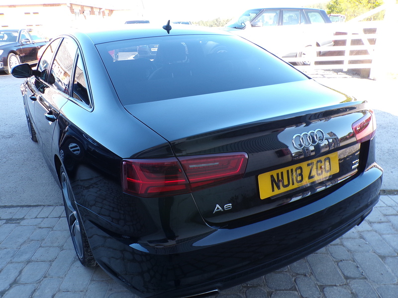 Audi A6 Saloon TDI ultra Black Edition - U1945