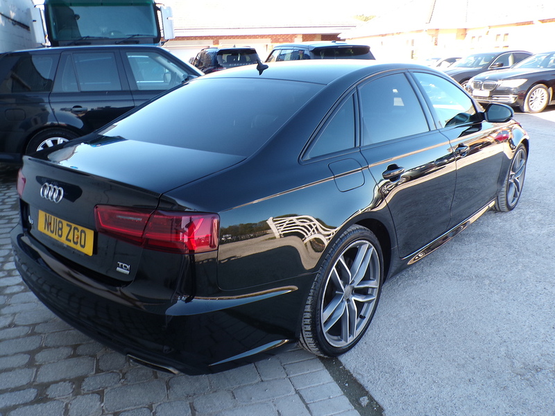 Audi A6 Saloon TDI ultra Black Edition - U1945