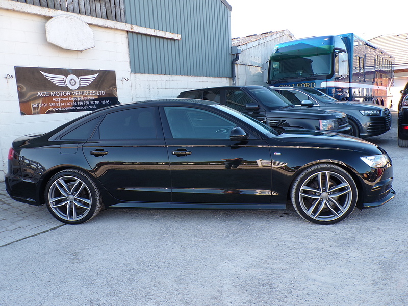 Audi A6 Saloon TDI ultra Black Edition - U1945