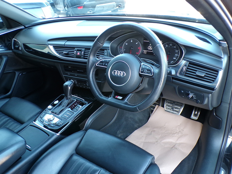 Audi A6 Saloon TDI ultra Black Edition - U1945