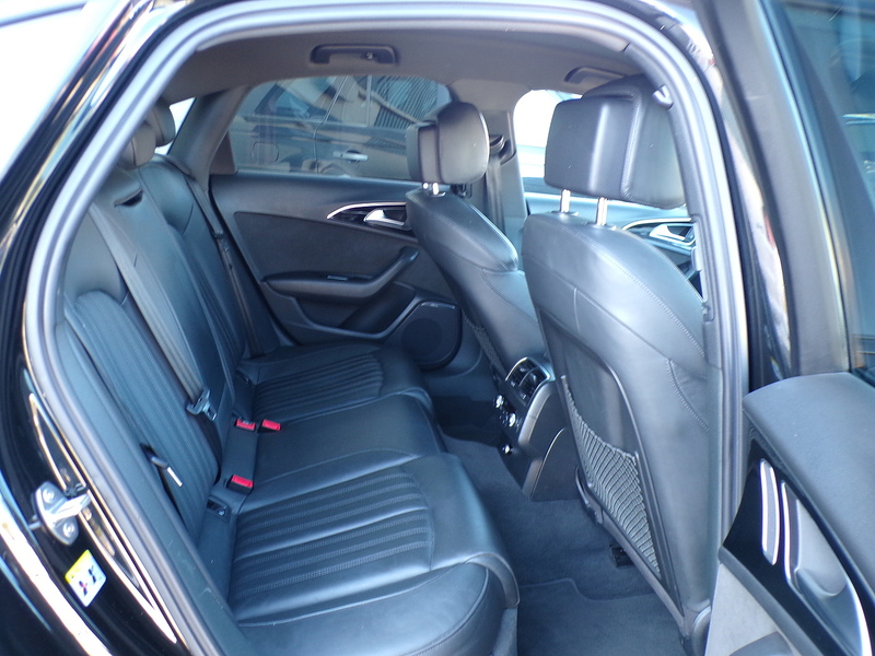 Audi A6 Saloon TDI ultra Black Edition - U1945